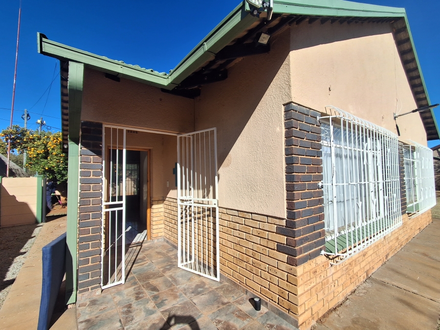 4 Bedroom Property for Sale in Stilfontein Ext 4 North West